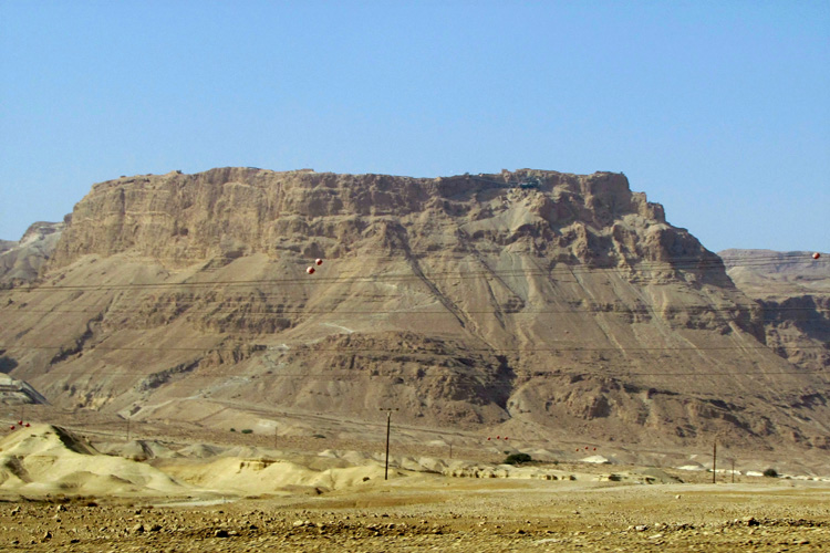20101222a_ApproachingMasada